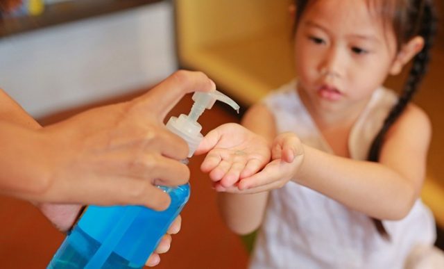 bahaya hand sanitizer kepada kanak-kanak