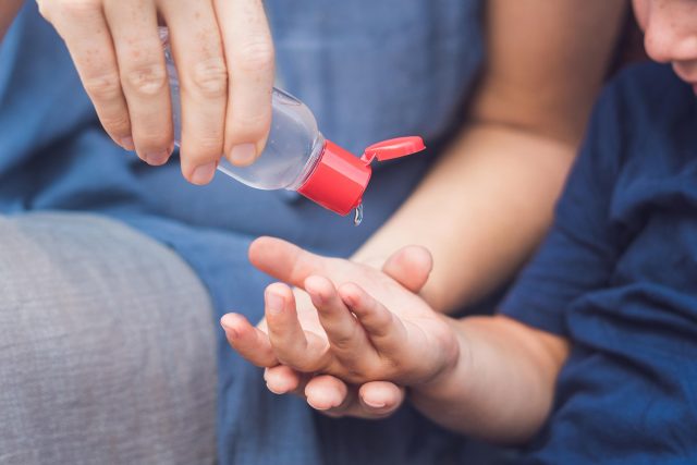 bahaya hand sanitizer kepada kanak-kanak