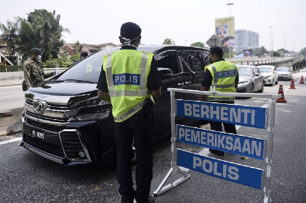 Covid-19 : Kerajaan Johor Perketat Akses Keluar Masuk Di Simpang Renggam