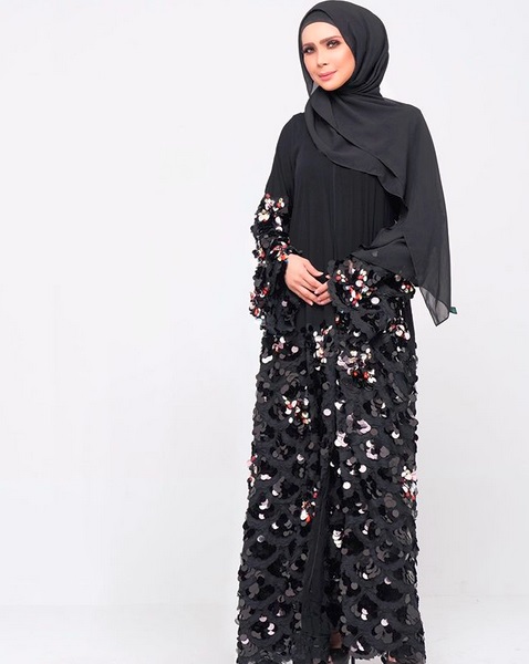 koleksi fesyen jubah abaya artis